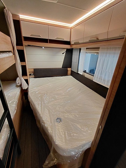 Knaus SÜDWIND BLACK SELECTION 580 UK 7 of 9