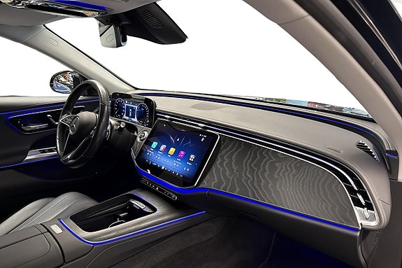 Mercedes-Benz E300 e 9 of 11