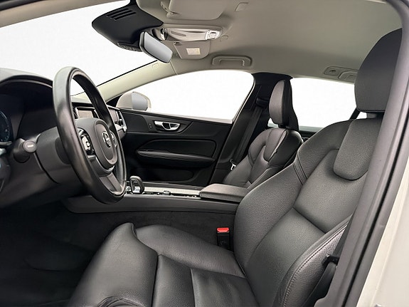 Volvo V60 Cross Country 14 of 30