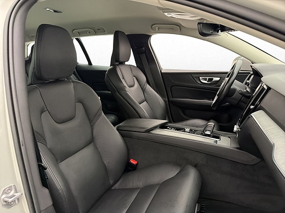 Volvo V60 Cross Country 18 of 30