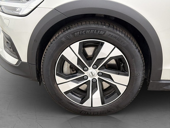 Volvo V60 Cross Country 27 of 30