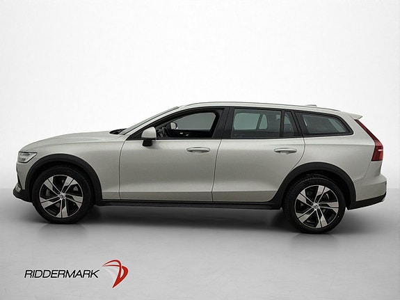 Volvo V60 Cross Country 4 of 30