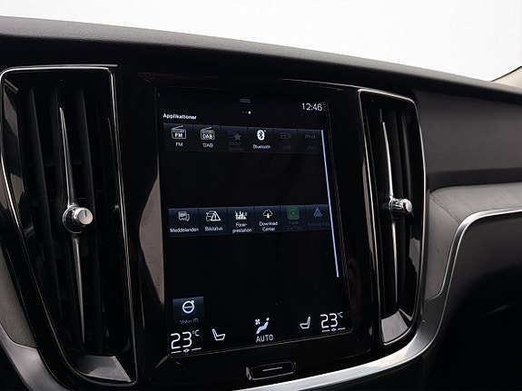 Volvo V60 Cross Country 25 of 30