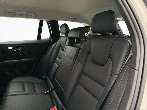 Volvo V60 Cross Country 19 of 30