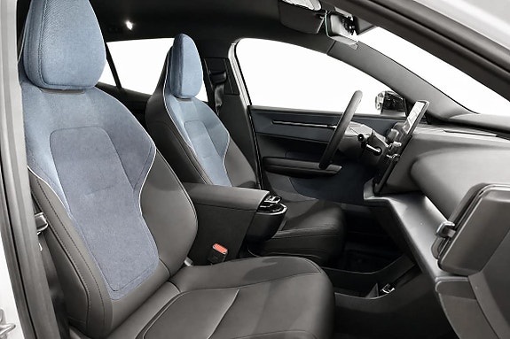 Volvo EX30 13 of 17