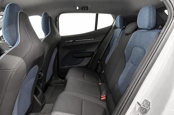 Volvo EX30 7 of 17