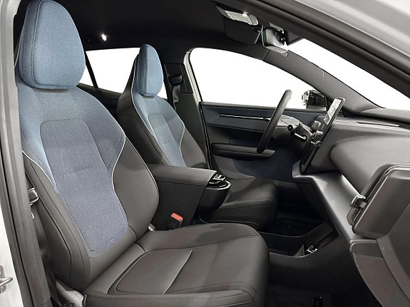 Volvo EX30 13 of 17