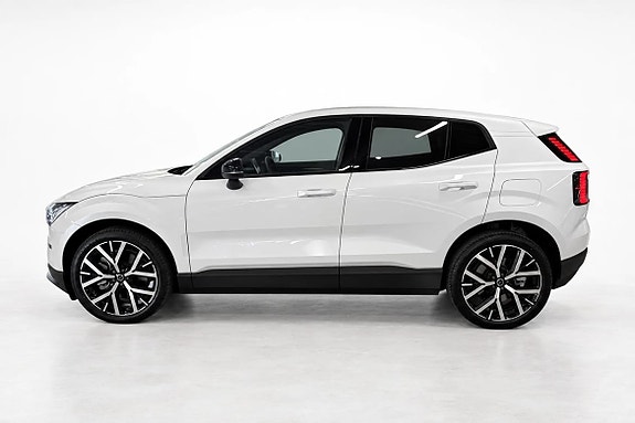 Volvo EX30 2 of 17