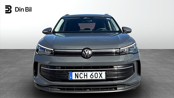 Volkswagen Tiguan 4 of 14