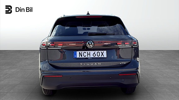 Volkswagen Tiguan 5 of 14