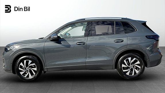 Volkswagen Tiguan 2 of 14