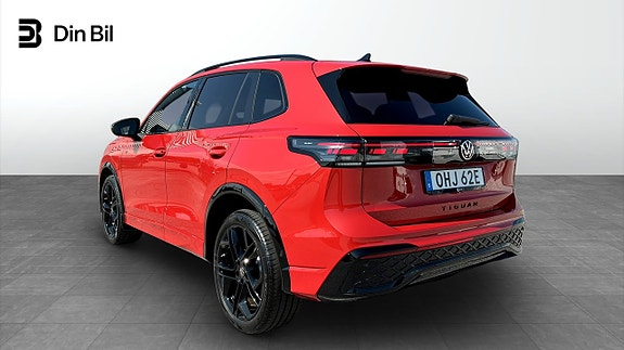 Volkswagen Tiguan 3 of 15