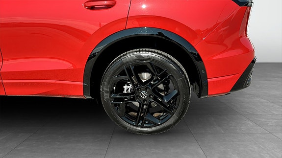 Volkswagen Tiguan 6 of 15