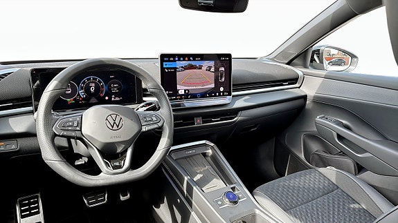 Volkswagen T-Roc 10 of 14