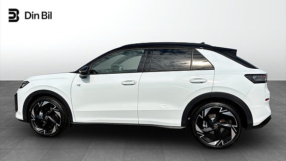 Volkswagen T-Roc 2 of 14