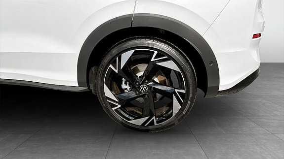 Volkswagen T-Roc 6 of 14