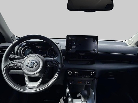 Toyota Yaris 8 of 12