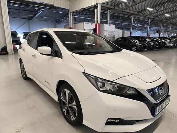 Nissan Leaf 3 of 10