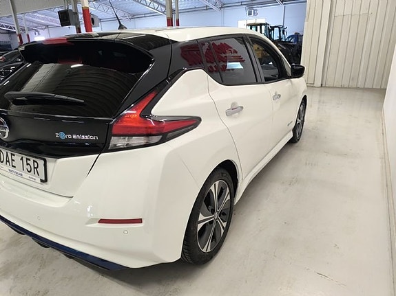 Nissan Leaf 4 of 10