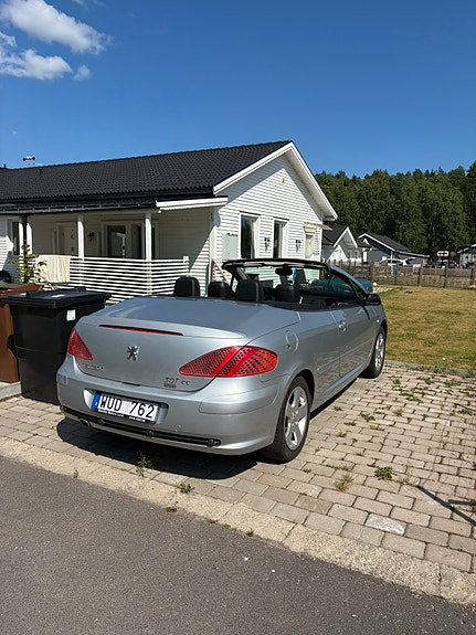 Peugeot 307 CC 2 of 12