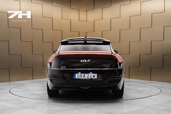 Kia EV6 4 of 23