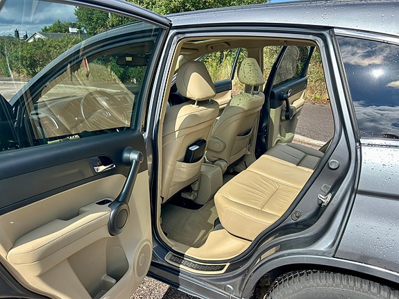 Honda CR-V 7 of 12