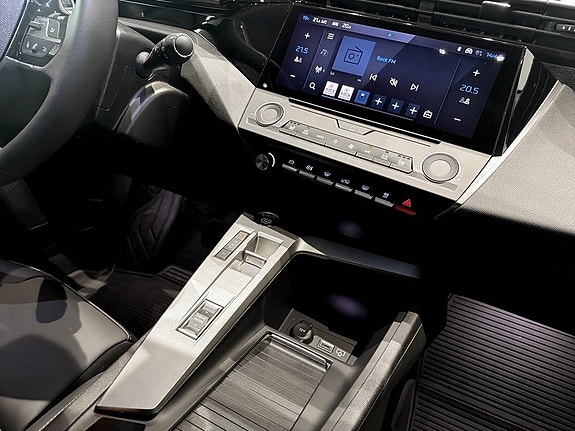 Peugeot 308 SW 10 of 15