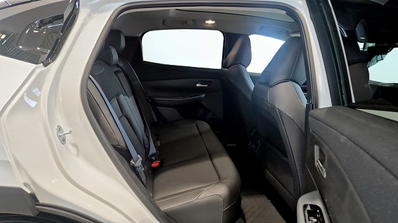 Nissan Leaf 9 of 12