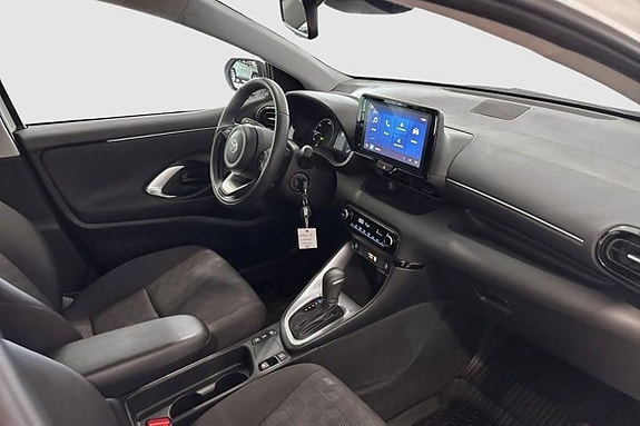 Toyota Yaris 7 of 11