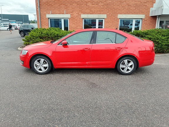 Skoda Octavia 2 of 13