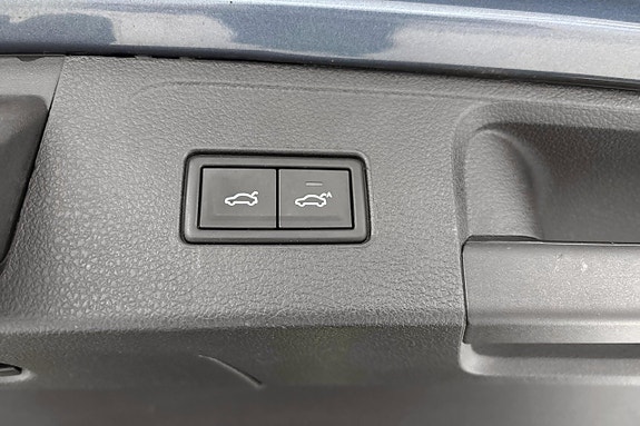 Volkswagen Passat 19 of 23