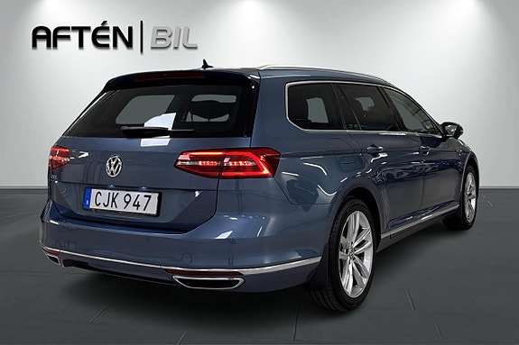Volkswagen Passat 7 of 23