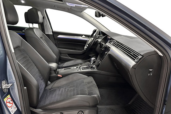 Volkswagen Passat 15 of 23
