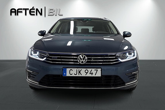 Volkswagen Passat 3 of 23