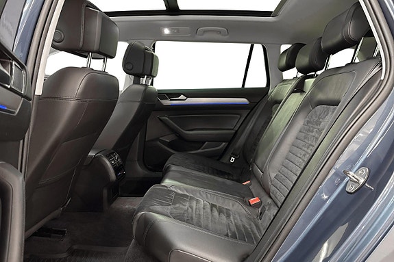 Volkswagen Passat 17 of 23