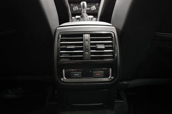Volkswagen Passat 22 of 23