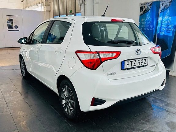 Toyota Yaris 7 of 24