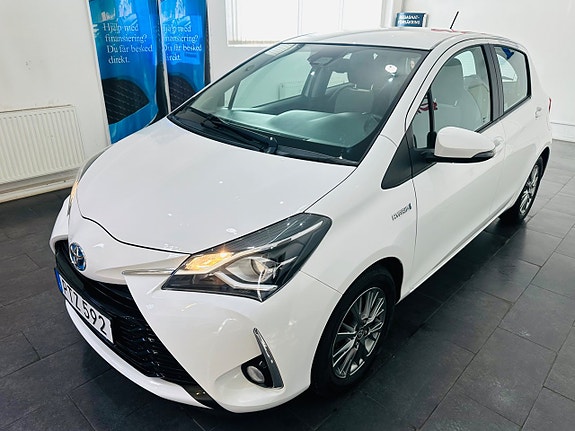 Toyota Yaris 5 of 24