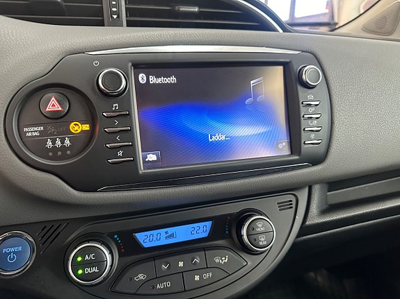 Toyota Yaris 19 of 24