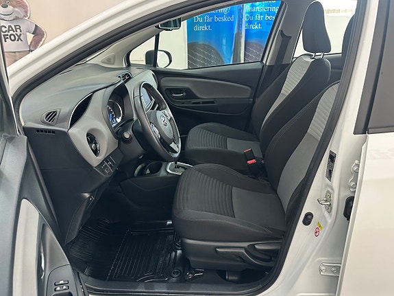 Toyota Yaris 10 of 24