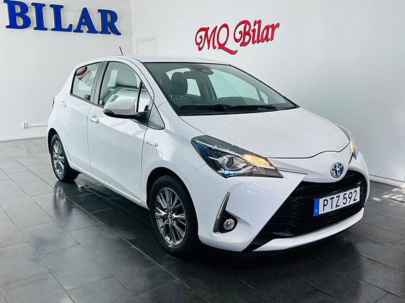 Toyota Yaris 2 of 24