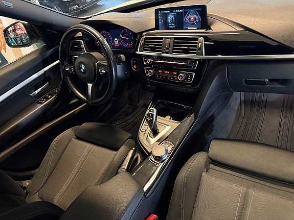 BMW 320d 9 of 16