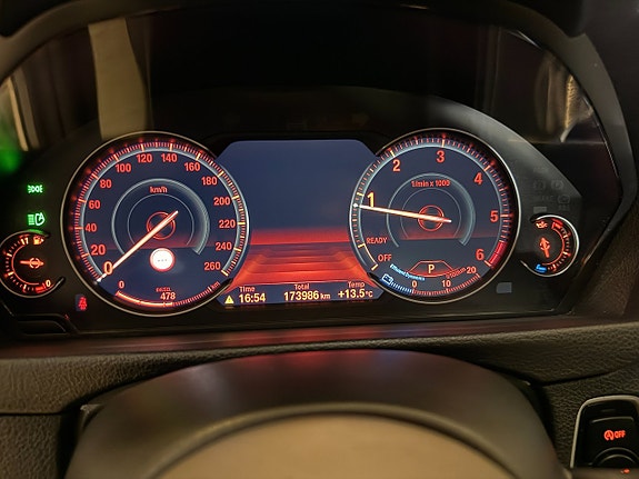 BMW 320d 14 of 16