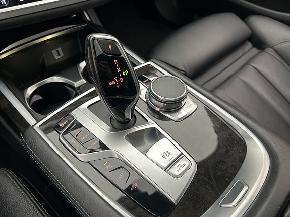 BMW 730 25 of 30