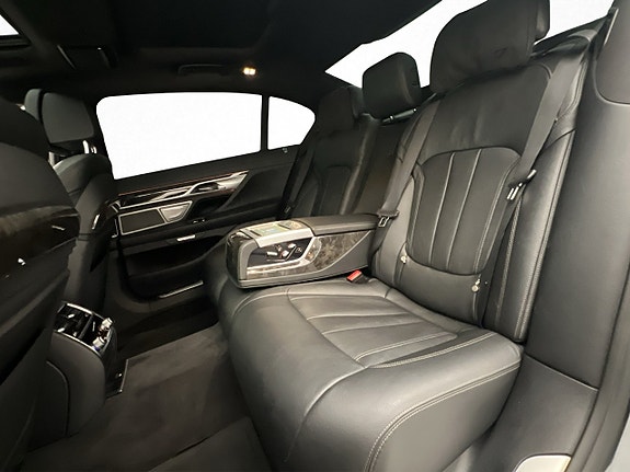 BMW 730 11 of 30
