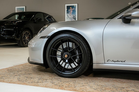 Porsche 911 Targa 4 GTS 8 of 30