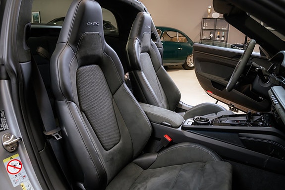 Porsche 911 Targa 4 GTS 28 of 30