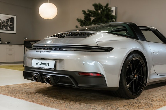 Porsche 911 Targa 4 GTS 11 of 30