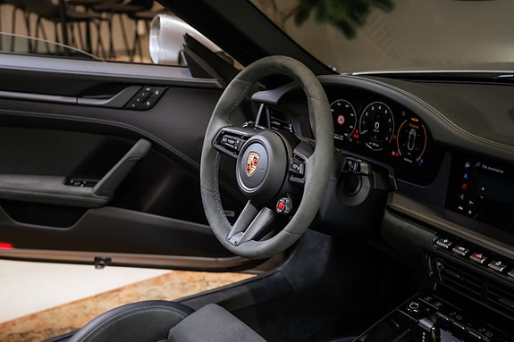 Porsche 911 Targa 4 GTS 25 of 30