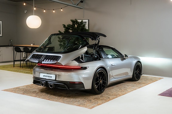 Porsche 911 Targa 4 GTS 13 of 30